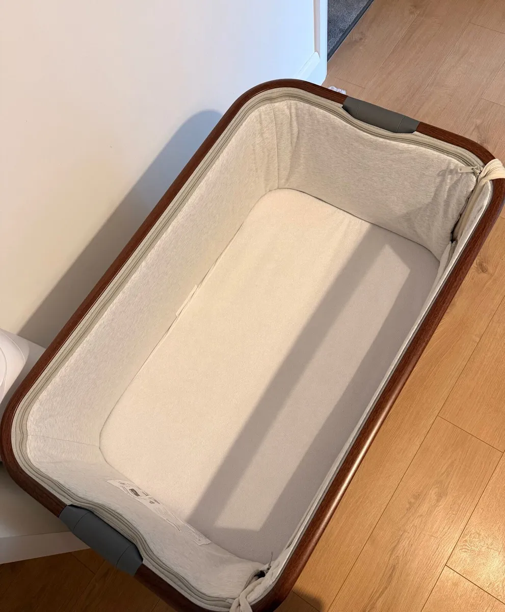 Tutti Bambini CoZee Luxe Bedside Crib - Image 4