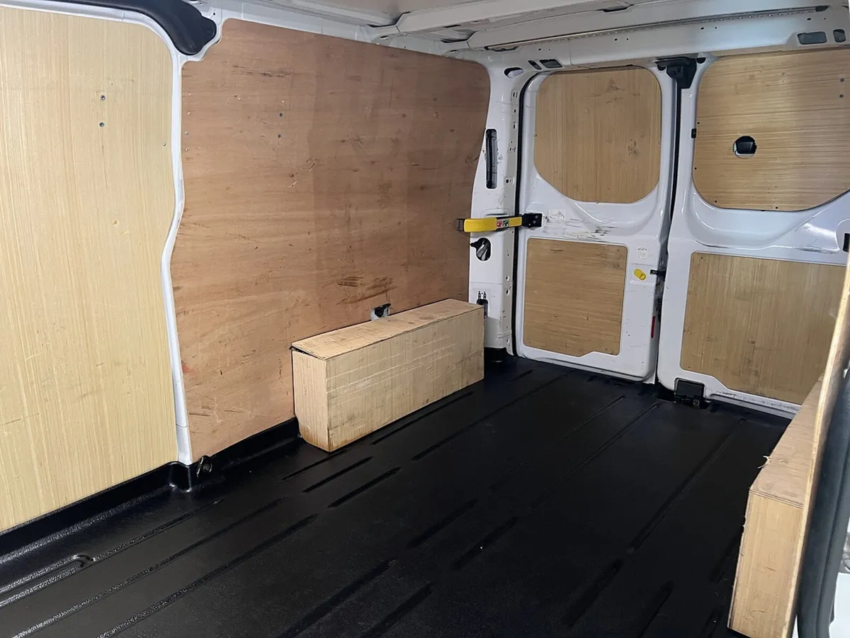 2023 Ford Transit Custom Panel Van - Image 3