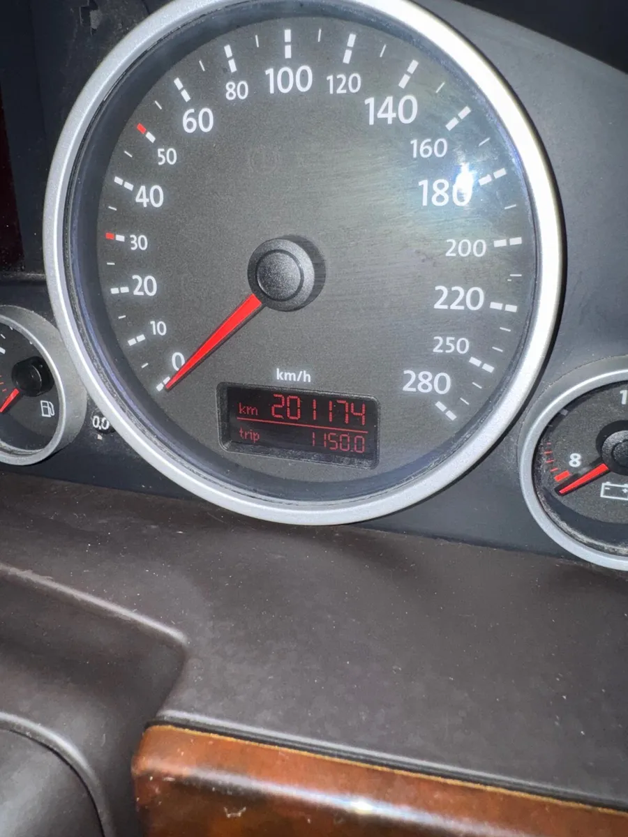 Volkswagen Touareg 2009 - Image 3