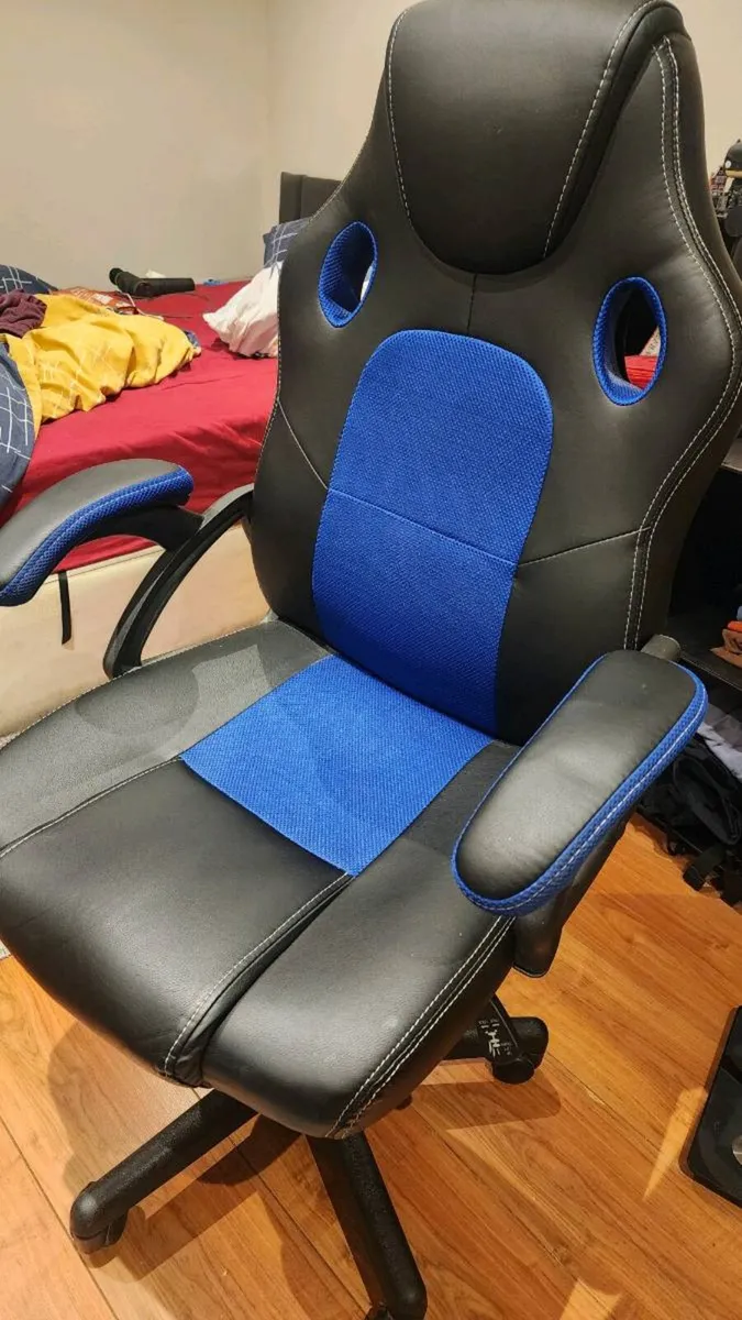 Gaming chair - Image 1