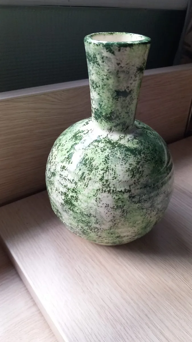 Carlinn Ceramics Small Vase - Image 4