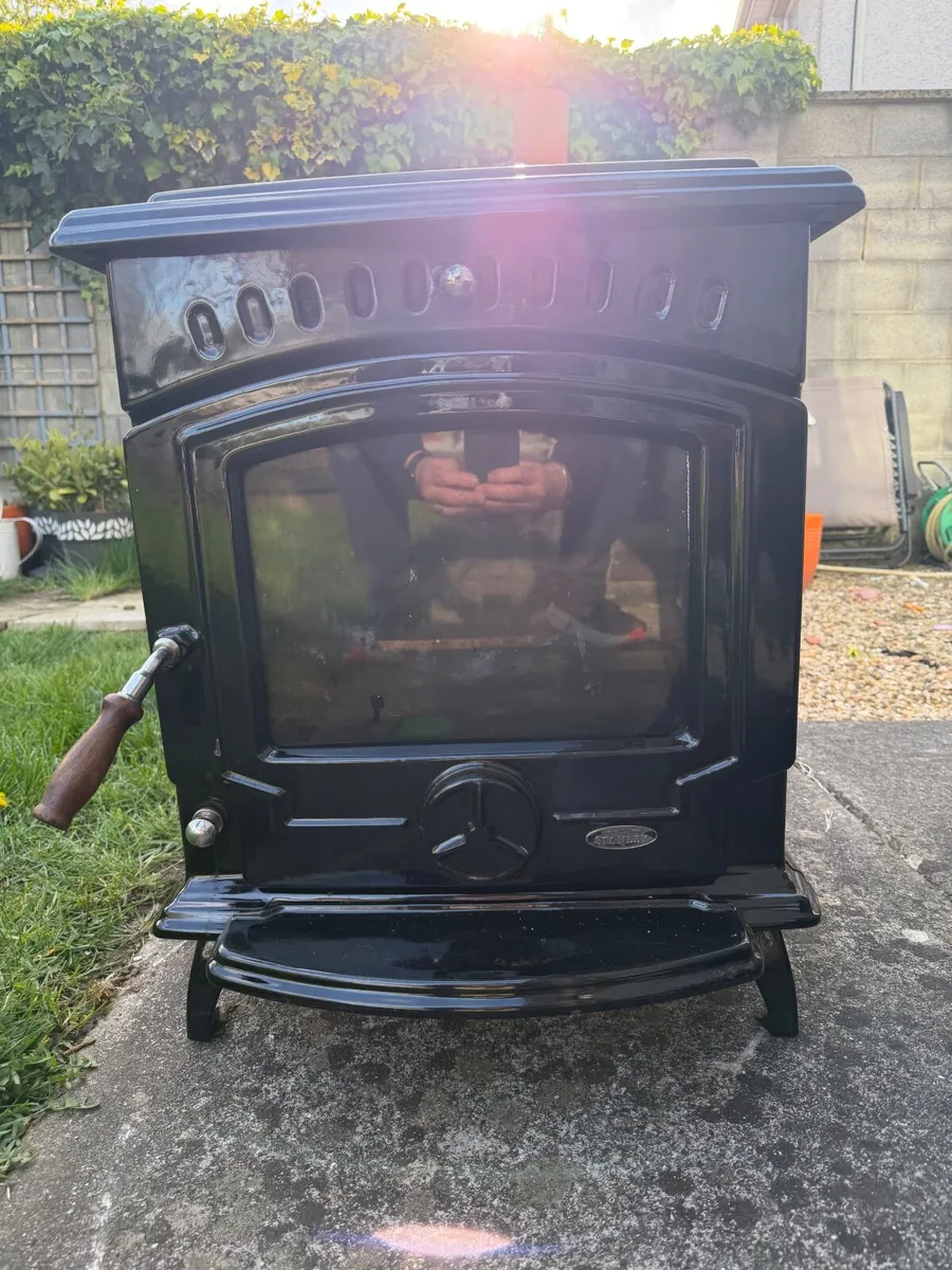 Stanley Stove - Image 1