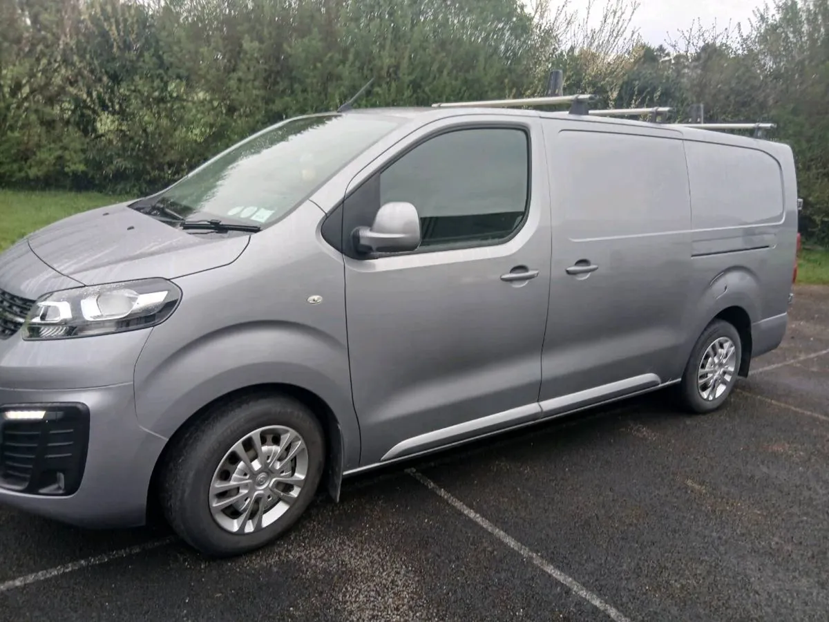 Commercial van - Image 1