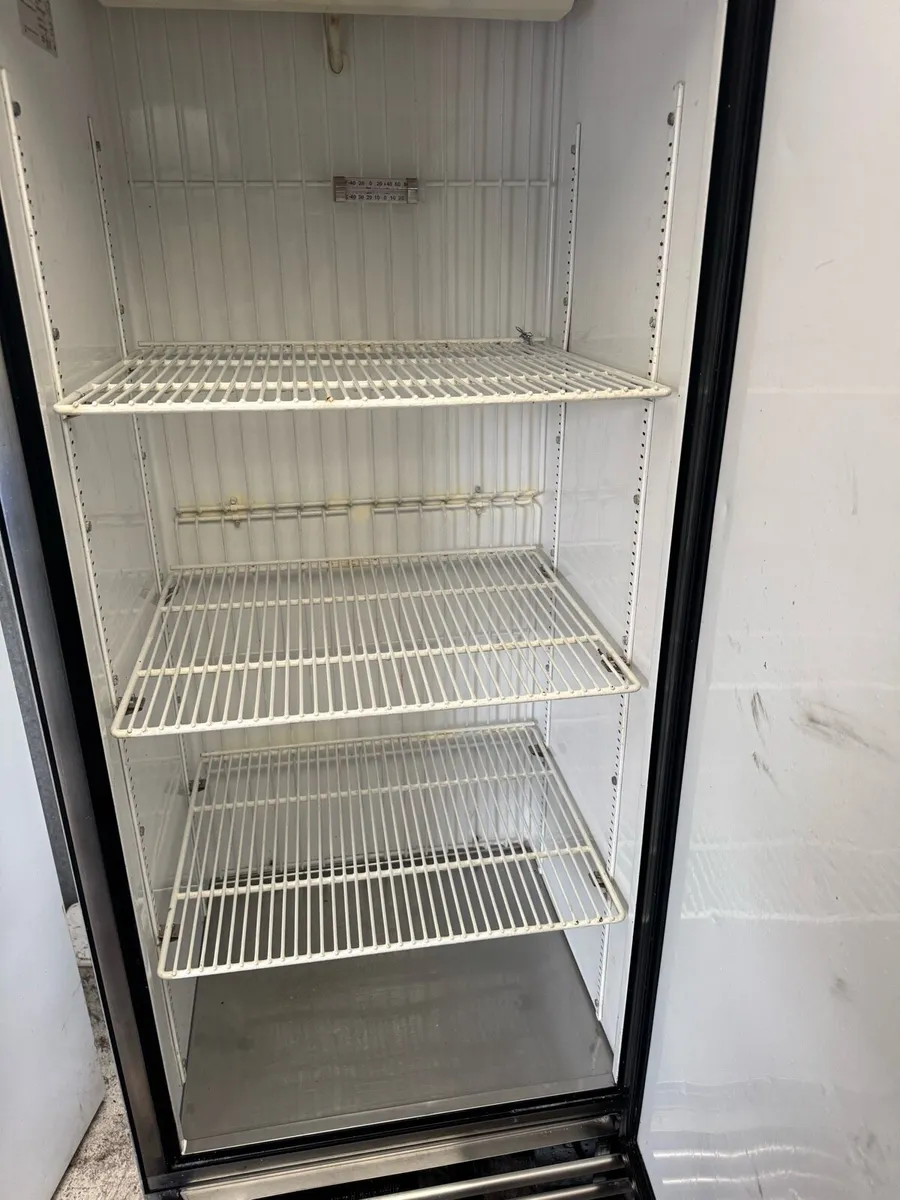 Commercial upright freezer- True TUC - Image 3