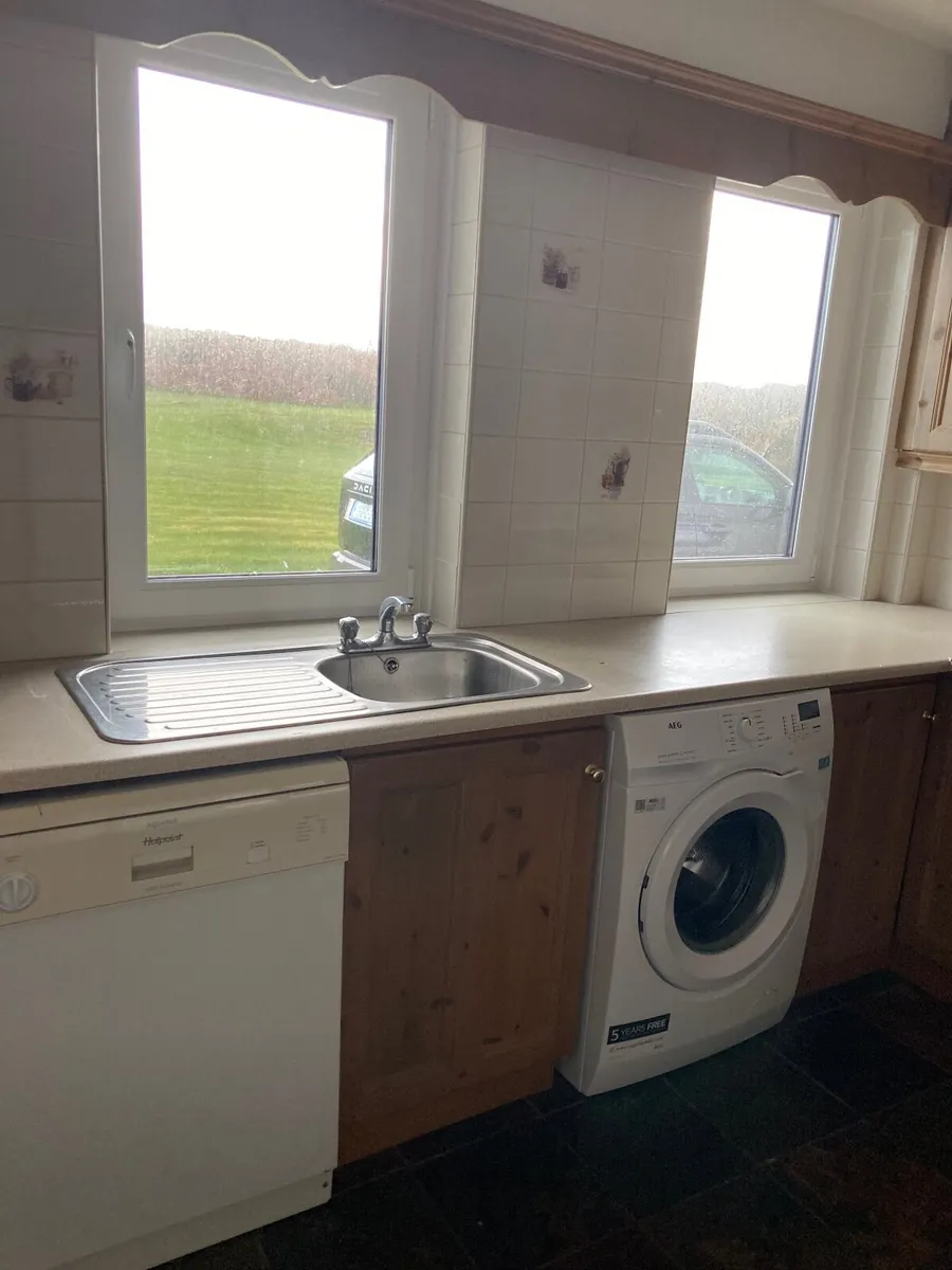 Kitchen units, dishwasher and fridgefreezer - Image 2
