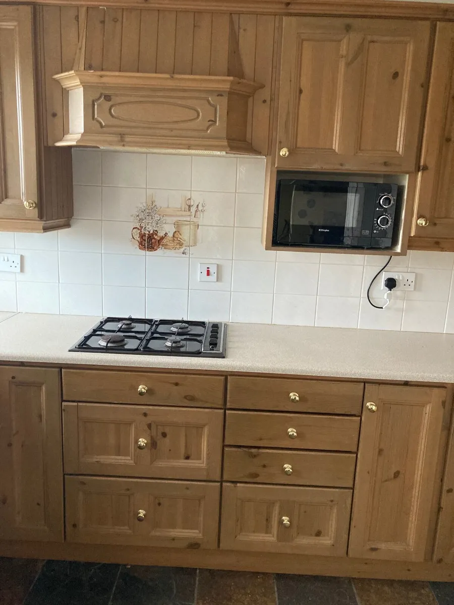 Kitchen units, dishwasher and fridgefreezer - Image 1