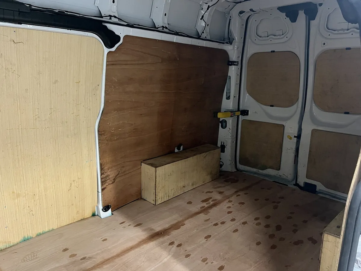 2023 Ford Transit Custom Panel Van - Image 3