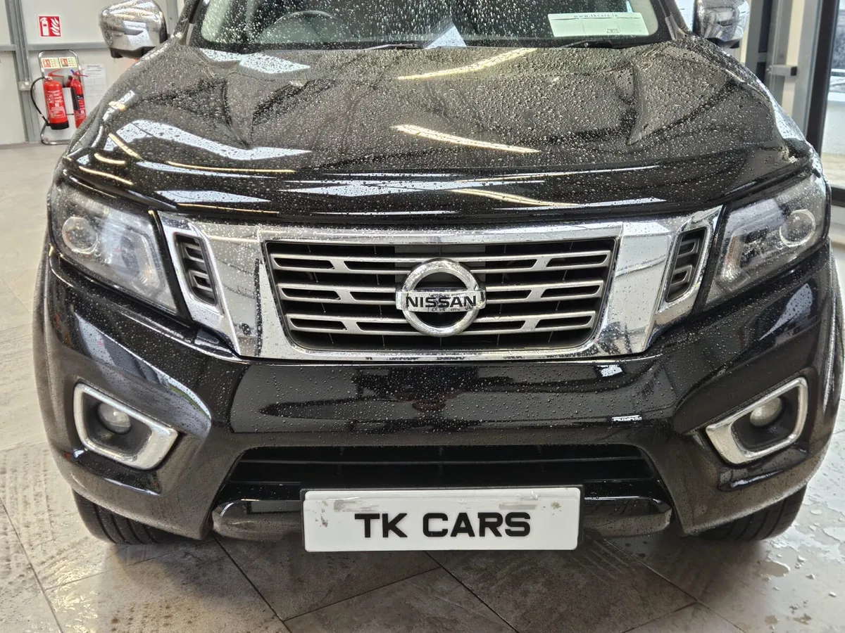 19 NISSAN NAVARA TEKNA EDITION CREW CAB COMMERCIAL - Image 4