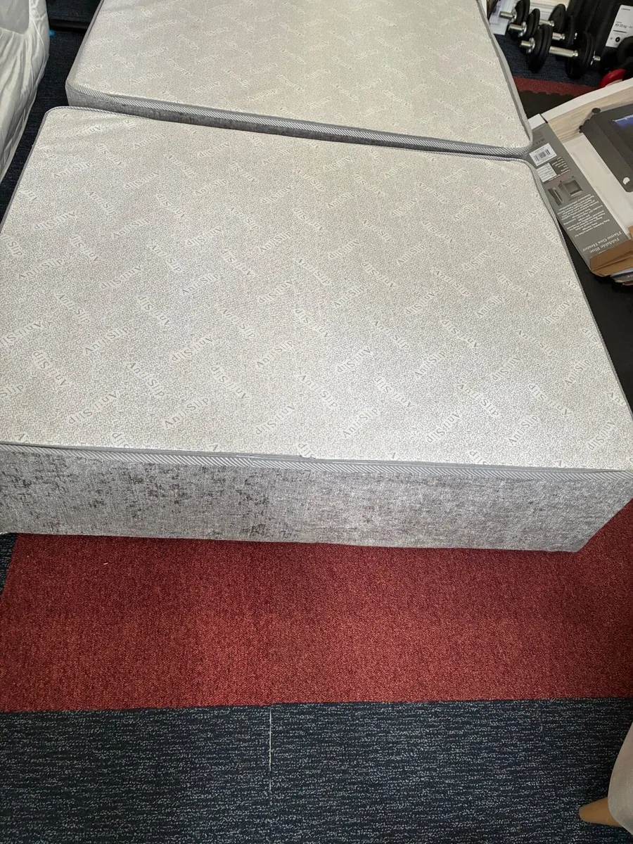 Small double bed base and mattress - Image 2