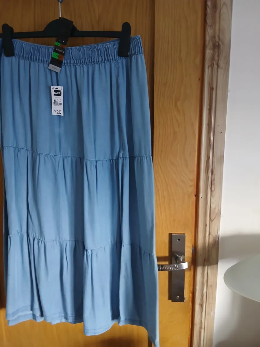 Ladies clothing - Image 2