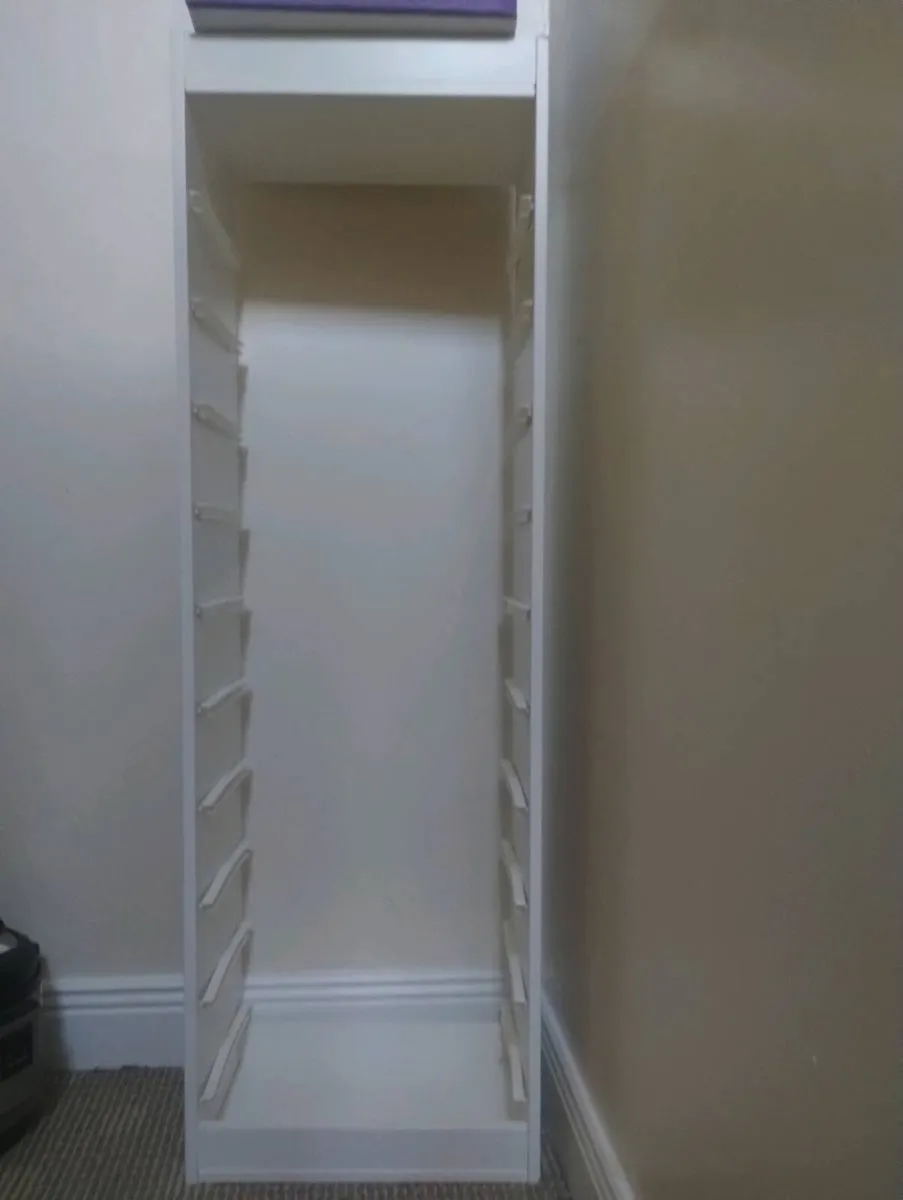 Kallax toy unit without trsy