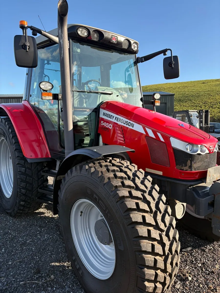 2018 Massey Ferguson 5450 Dyna-4 - Image 2