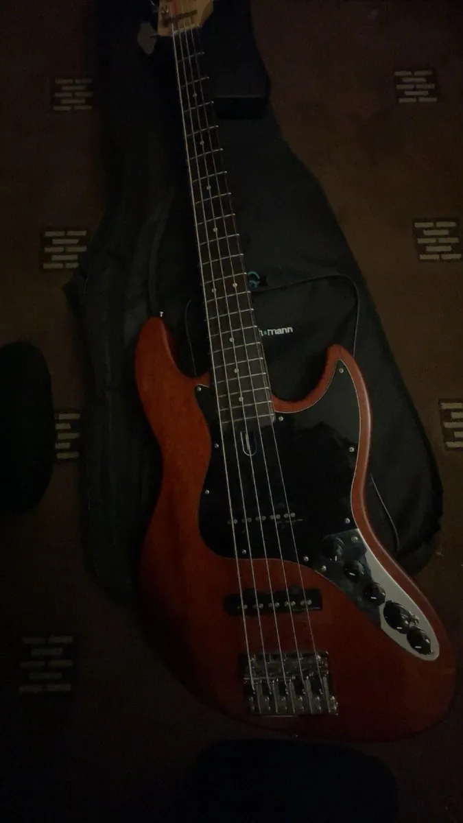 Marcus Miller V3 5 (2nd Gen) – Mahogany Red – 5-St - Image 3