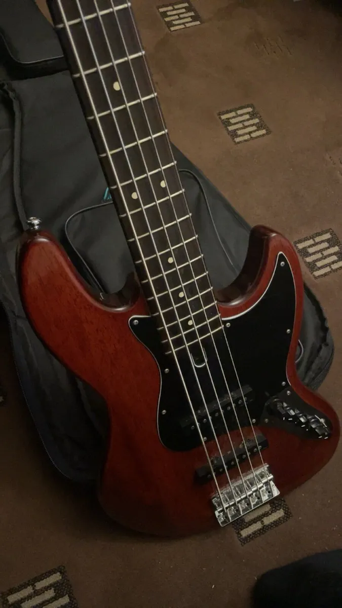 Marcus Miller V3 5 (2nd Gen) – Mahogany Red – 5-St - Image 1