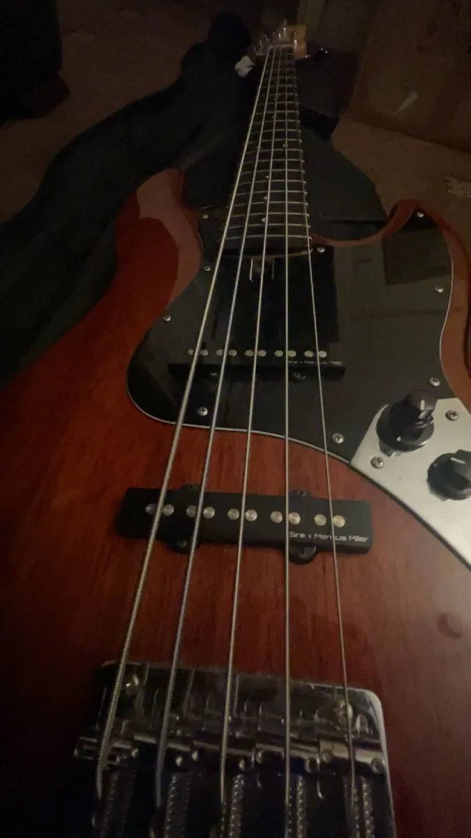 Marcus Miller V3 5 (2nd Gen) – Mahogany Red – 5-St - Image 2