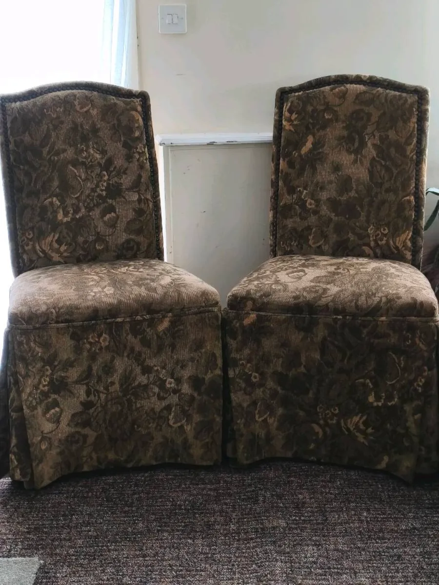 2 beautiful antique effect chairs 40 for 2 - Image 2