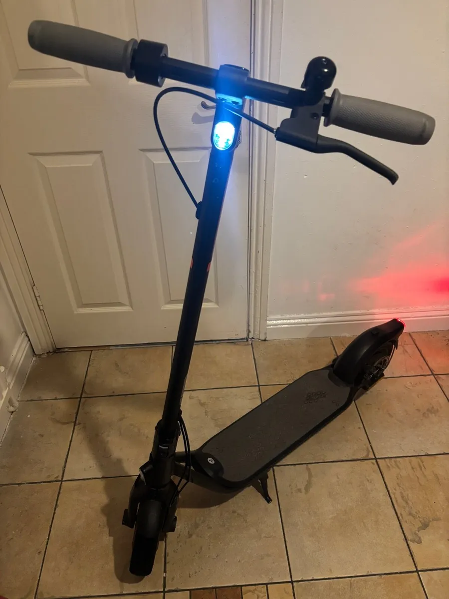 Ninebot F25E scooter - Image 1