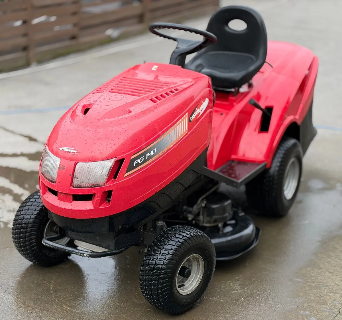 Castelgarden PG140 Lawnmower - Image 1