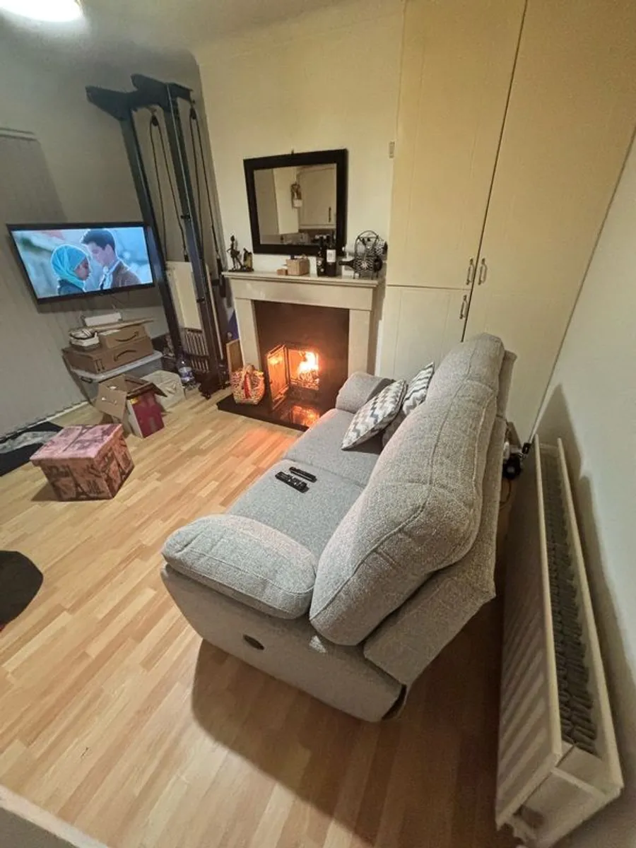 electric recliner sofa - Image 3