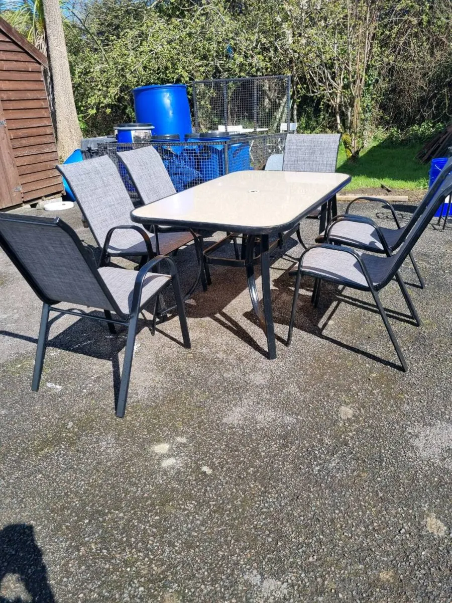 Garden table and chairs - Image 1