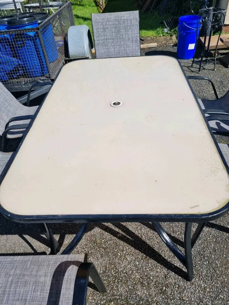 Garden table and chairs - Image 3