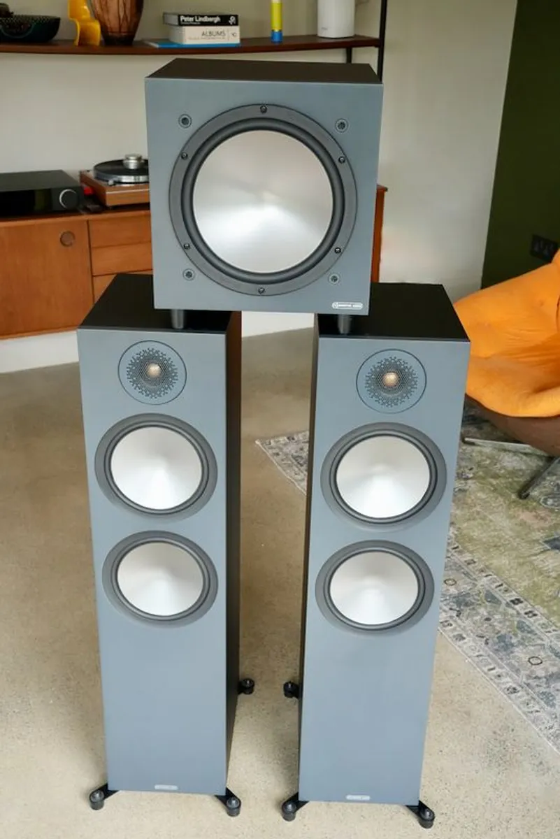 Monitor Audio Bronze 500 (6G) Floorstanders & W10 Subwoofer - Black (2.1 Package) - Image 1