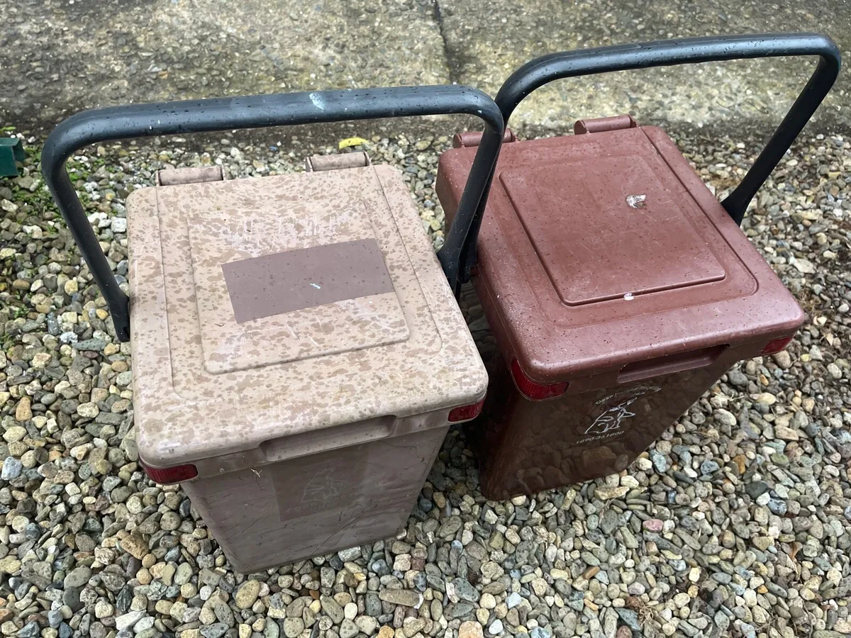 Two buckets for sale - Image 1