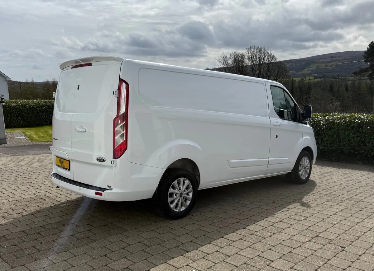2022 (222 Reg) Ford Transit Custom 2.0EBL 130  LWB - Image 4