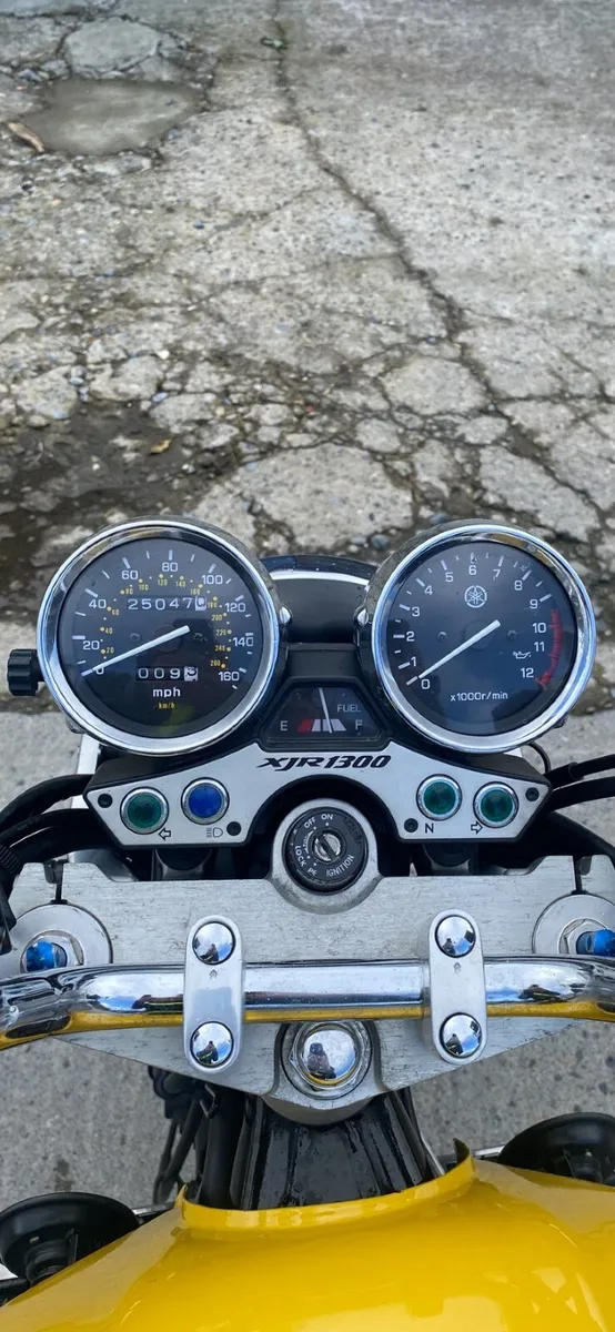 YAMAHA XJR - Image 3