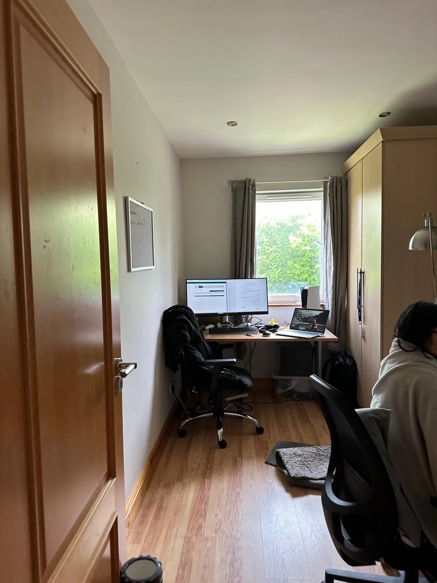 Office Desk - Image 3