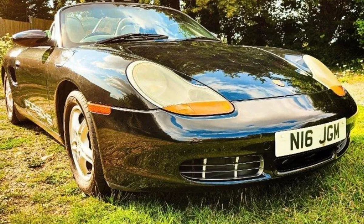 2000 Porsche Boxster 2.7 Manual - Image 2