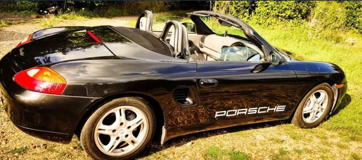 2000 Porsche Boxster 2.7 Manual - Image 3
