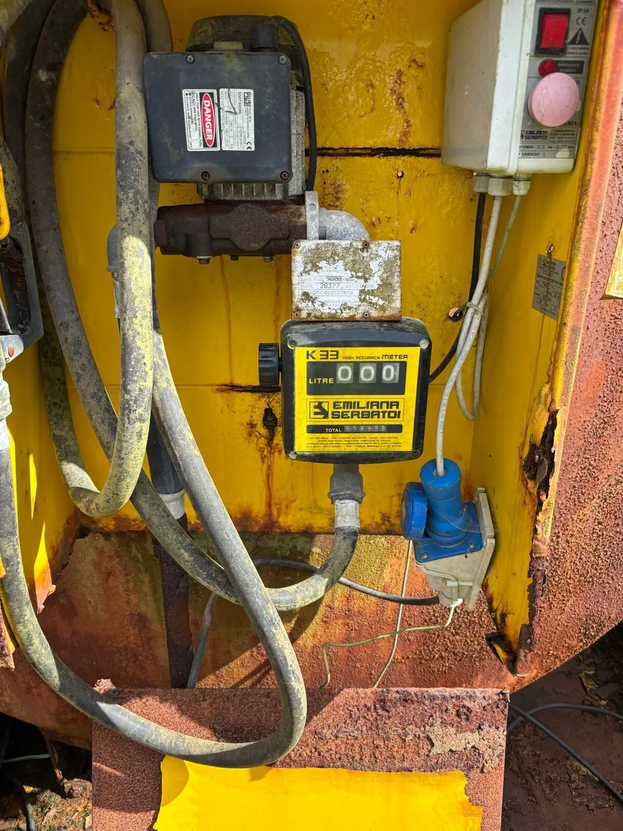 50 foot conveyor /Diesel tank - Image 4