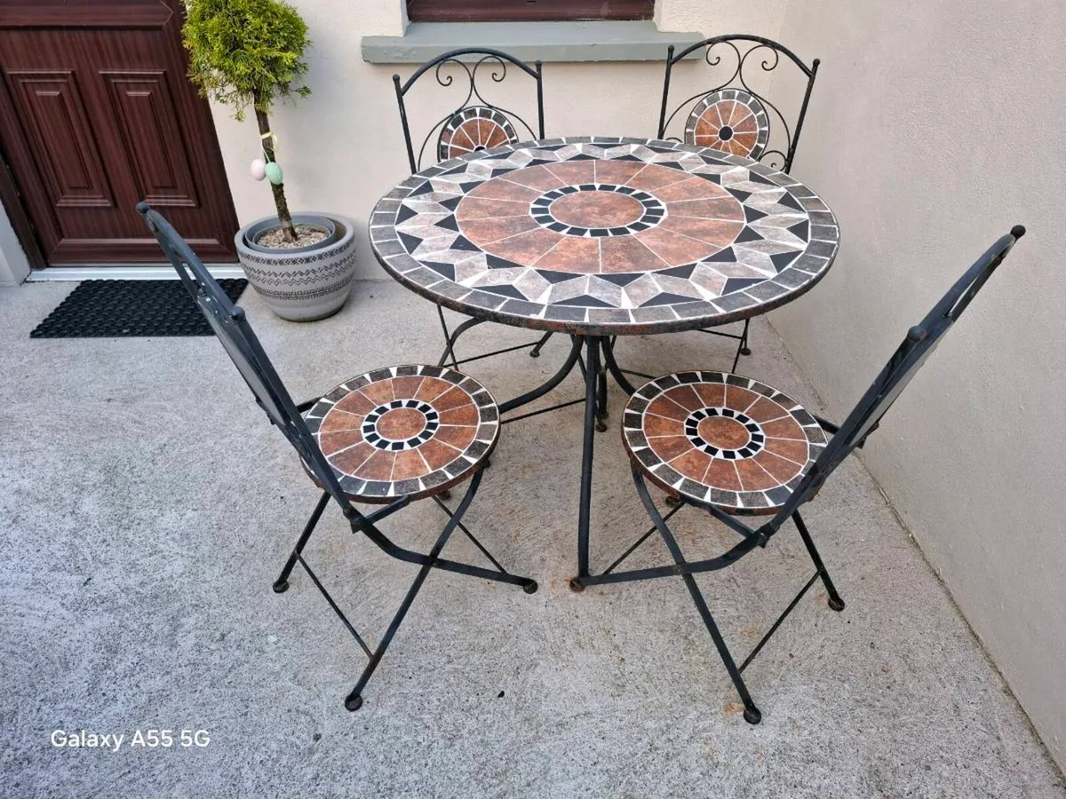 Garden table and chairs - Image 2