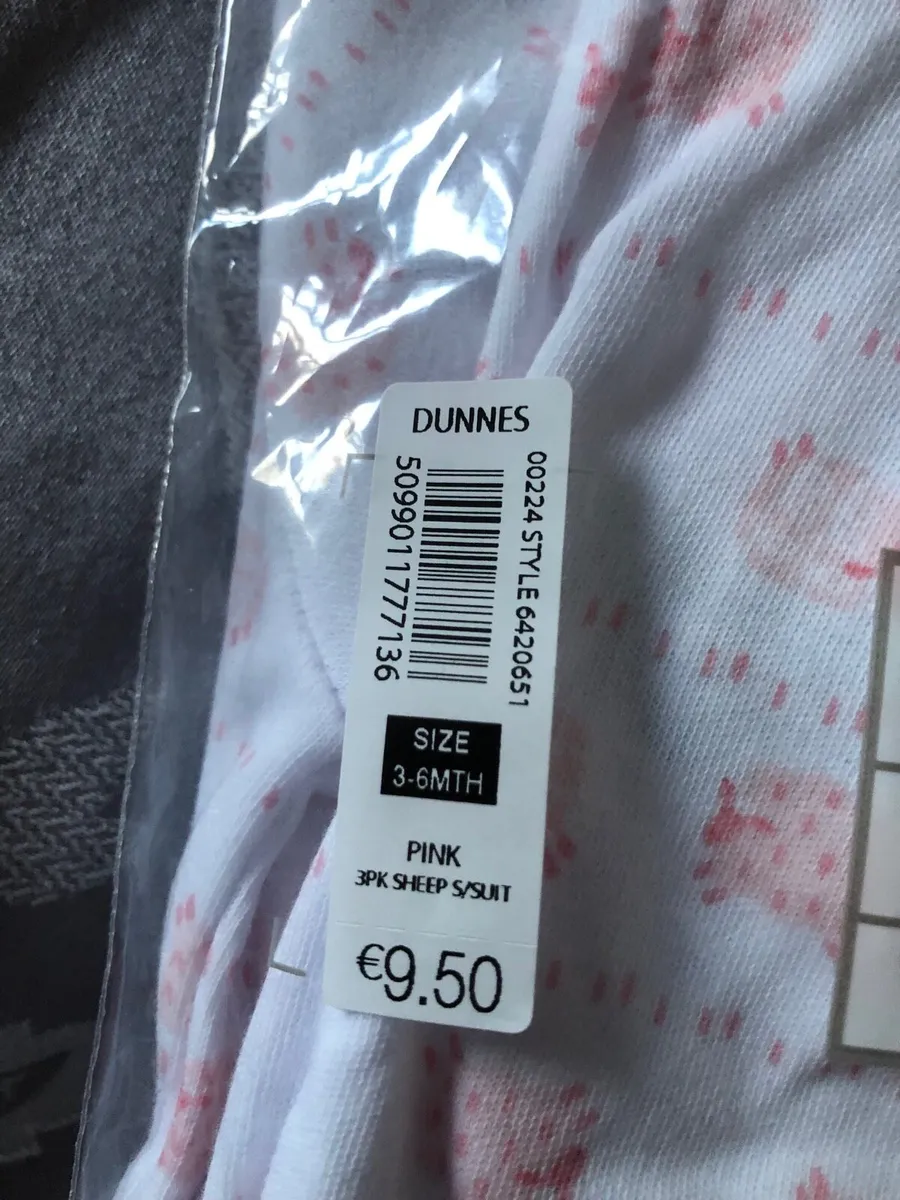 Set of two baby grows 3/6 mths  €5 - Image 4