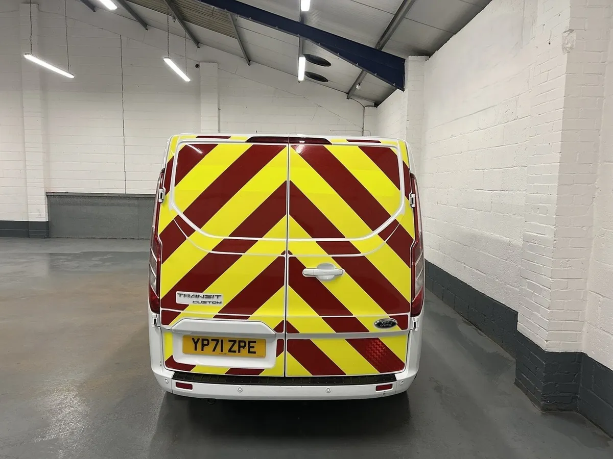 2021 Ford Transit Custom Panel Van - Image 4