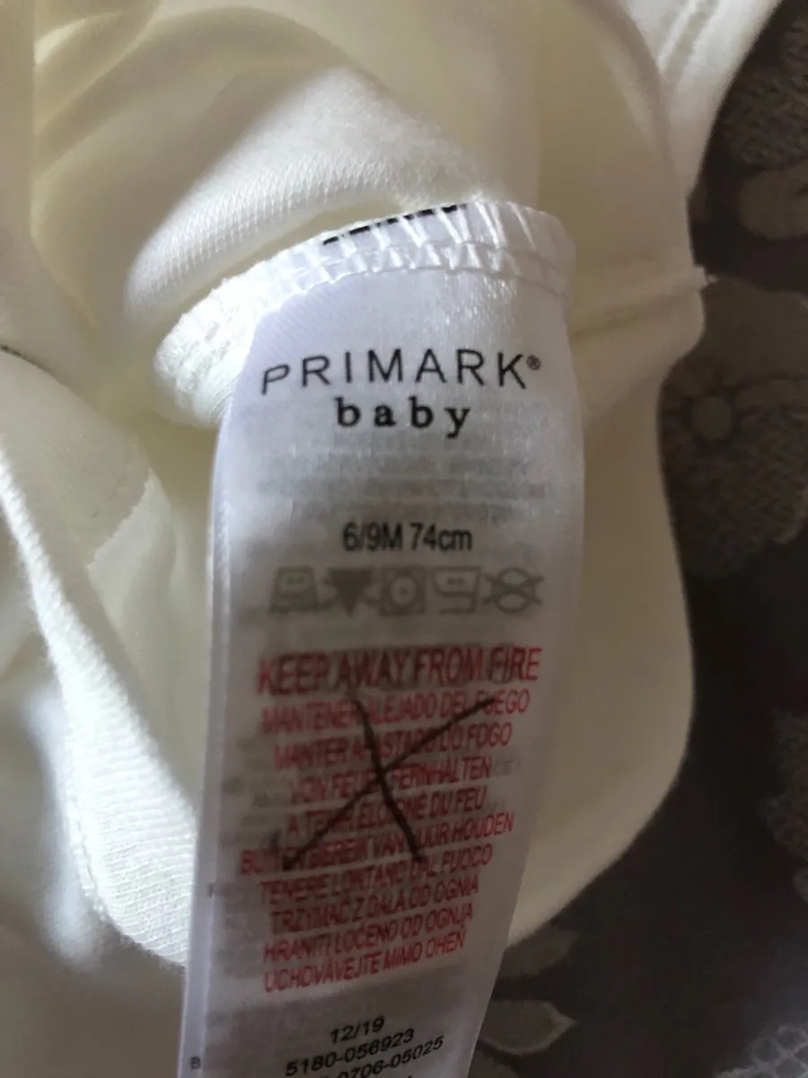 Set of two never used baby grows 6/9 mths €3 - Image 3