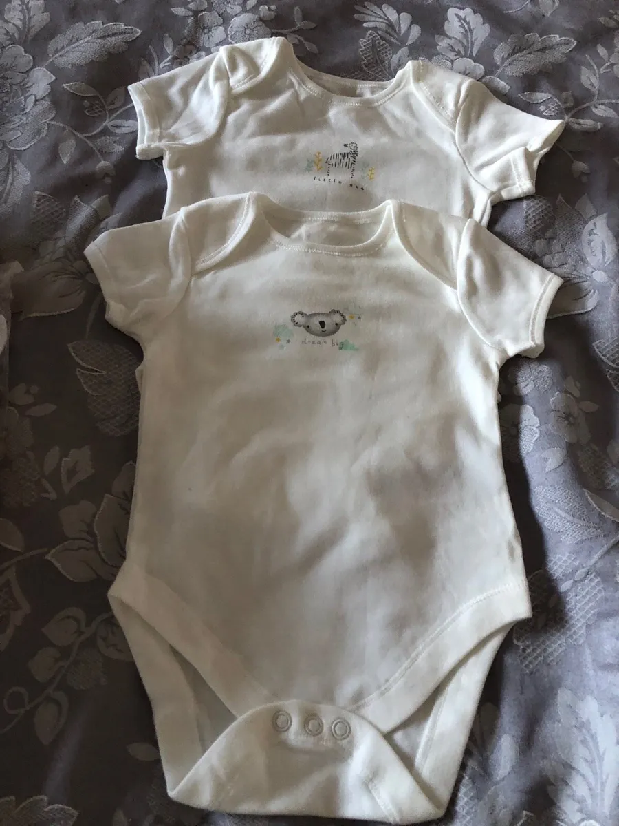 Set of two never used baby grows 6/9 mths €3 - Image 4