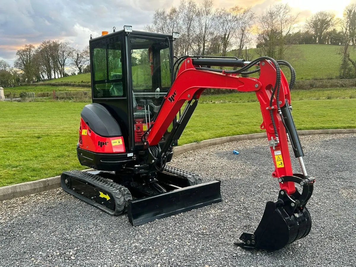 JPC 2.5 TON MINI DIGGER - Image 3