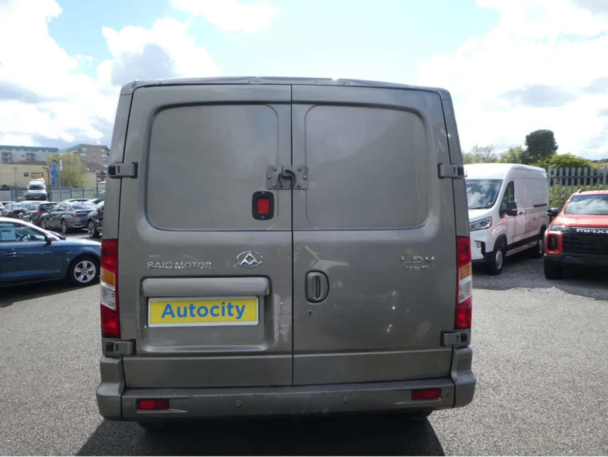 LDV V80 4dr - Image 4