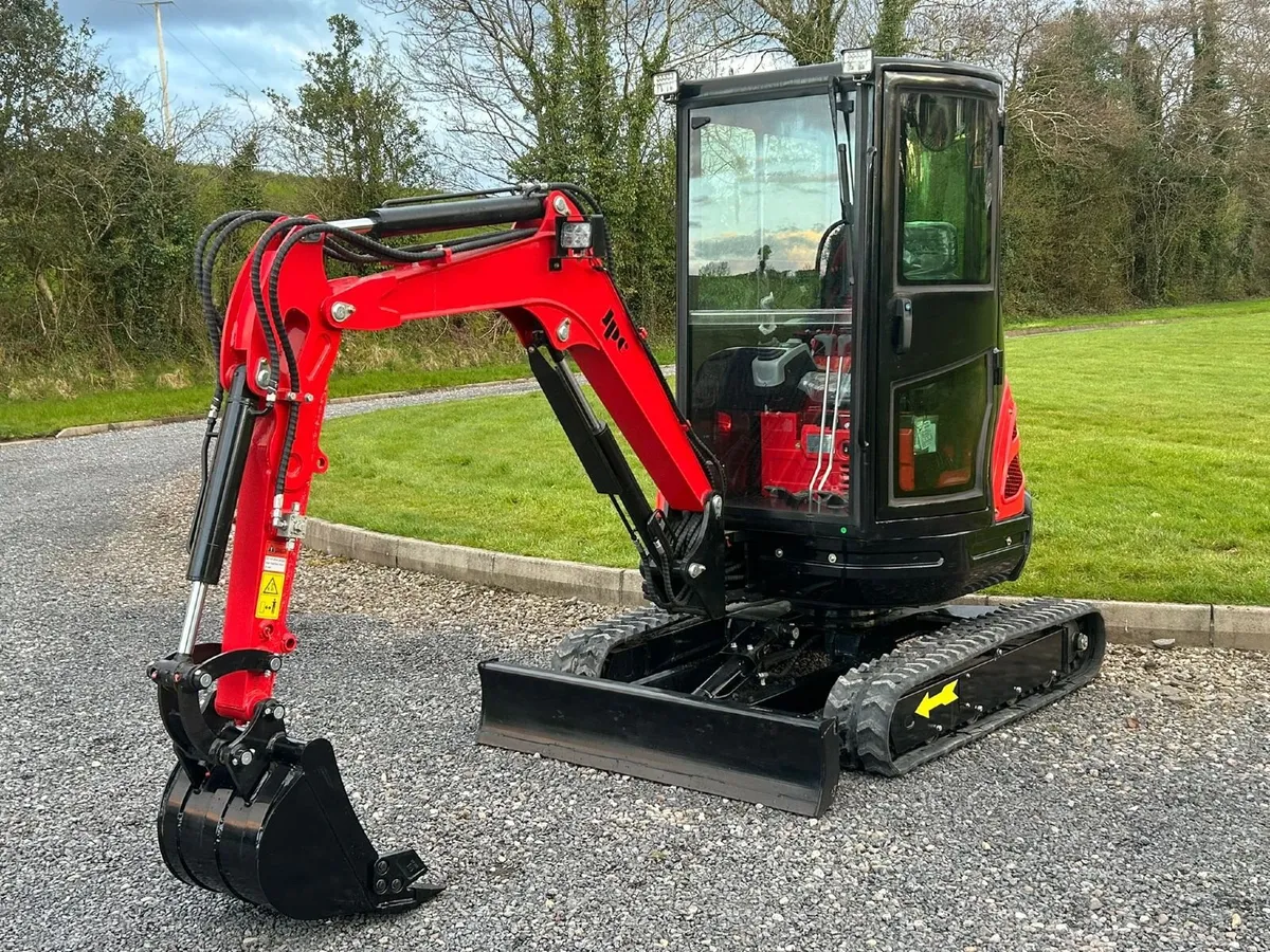 JPC 2.5 TON MINI DIGGER - Image 4