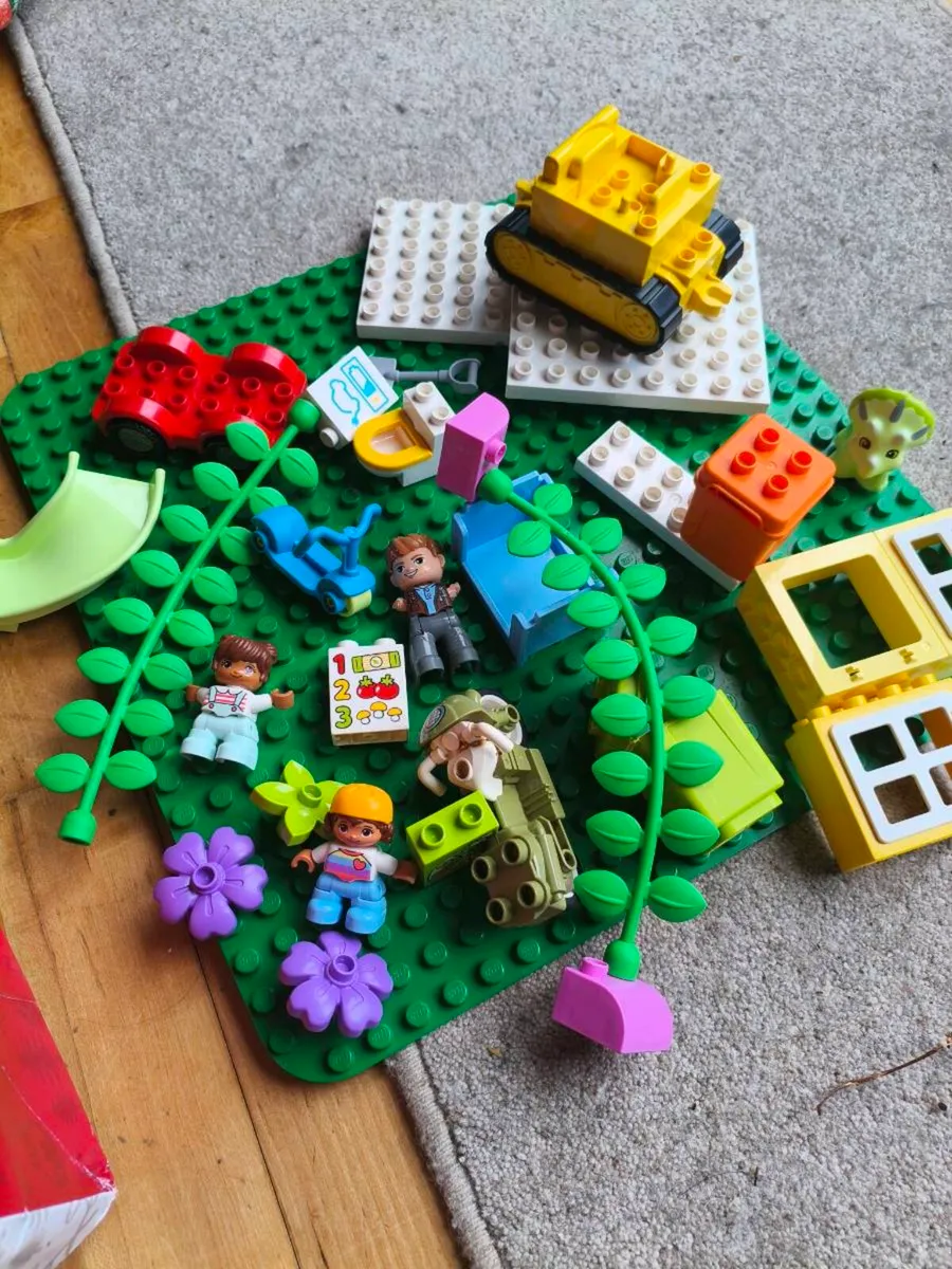 2 full boxes Duplo Lego like new.45 lot - Image 4