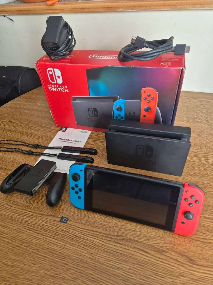Nintendo Switch Complete Set - Image 1