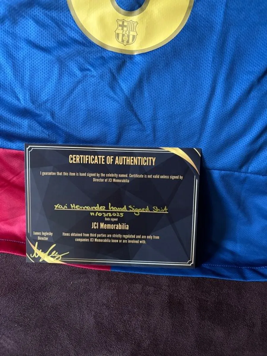 Xavi Hernandez signed Barcelona jersey - Image 3