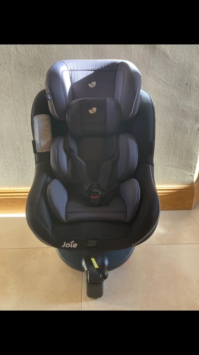 Joie isofix spin 360 car seat - Image 1
