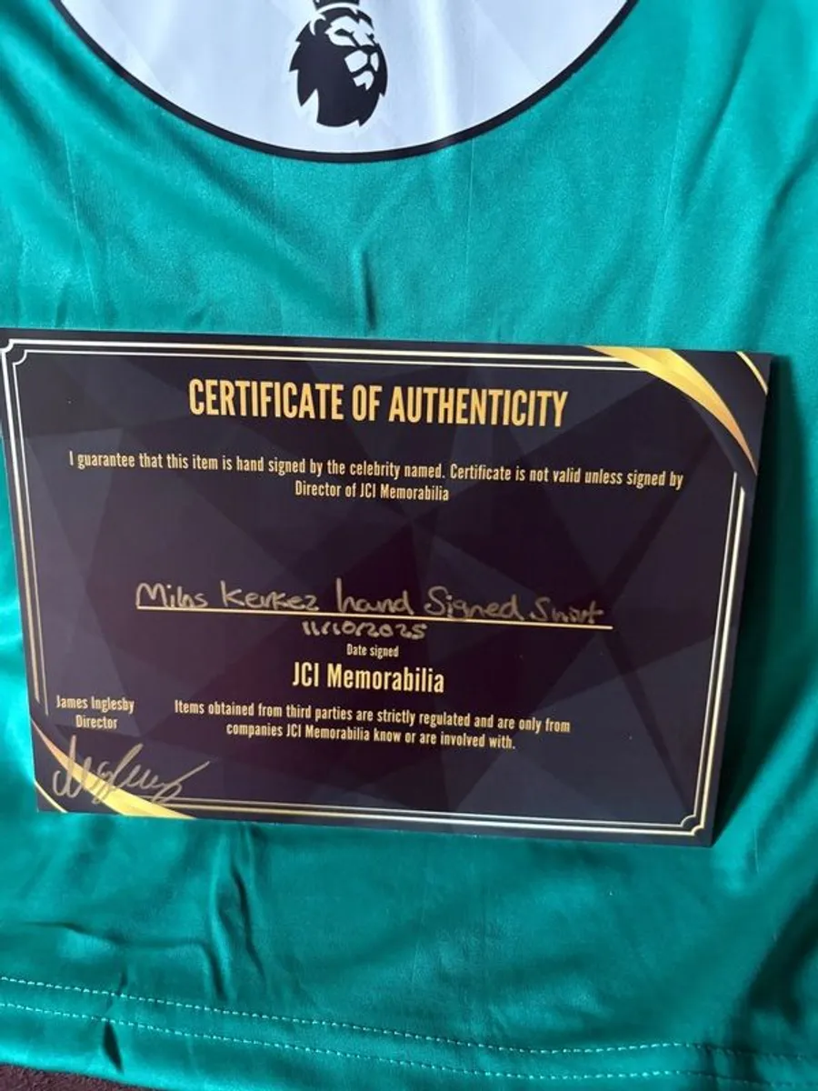 Milos Kerkez signed Liverpool 25/26 away jersey - Image 3