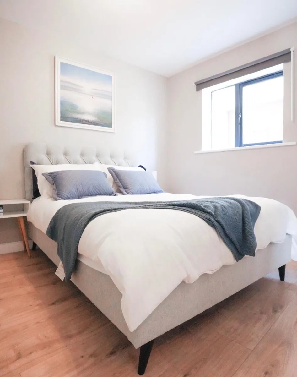 Double bed with mattress - Image 1