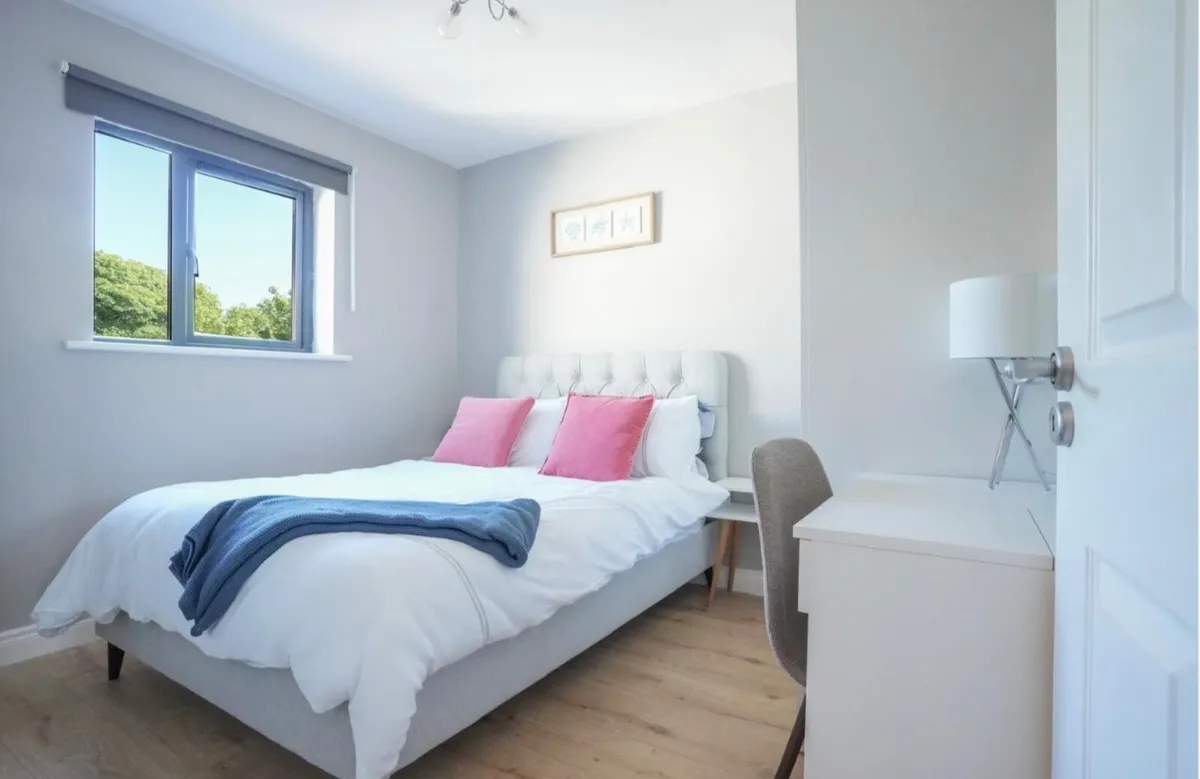 Double bed with mattress - Image 2