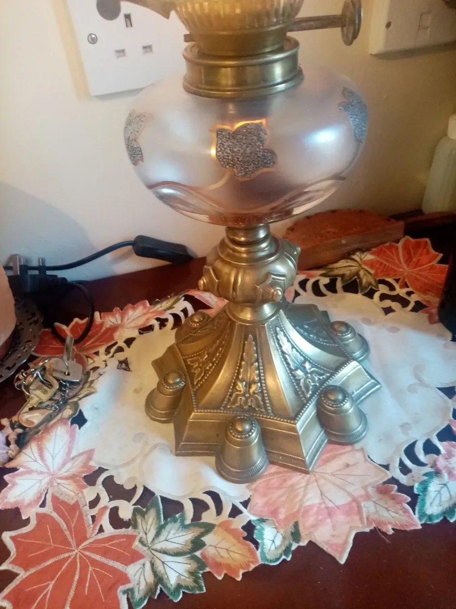 Victorian Oil Lamp - Image 3