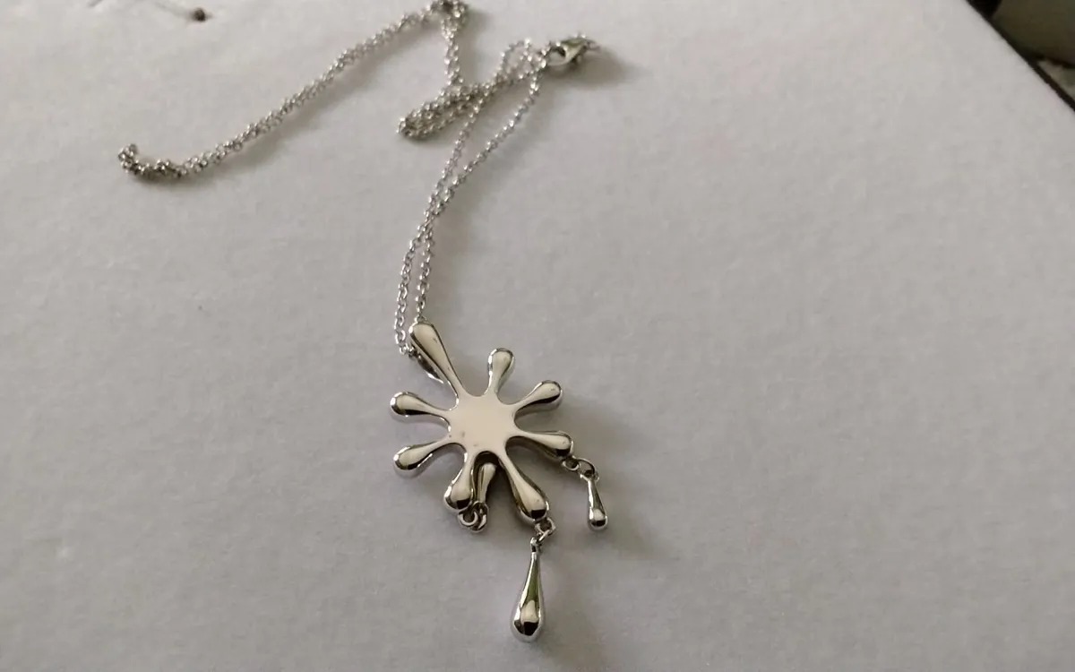 Sterling silver daisy splash pendant new condition - Image 3